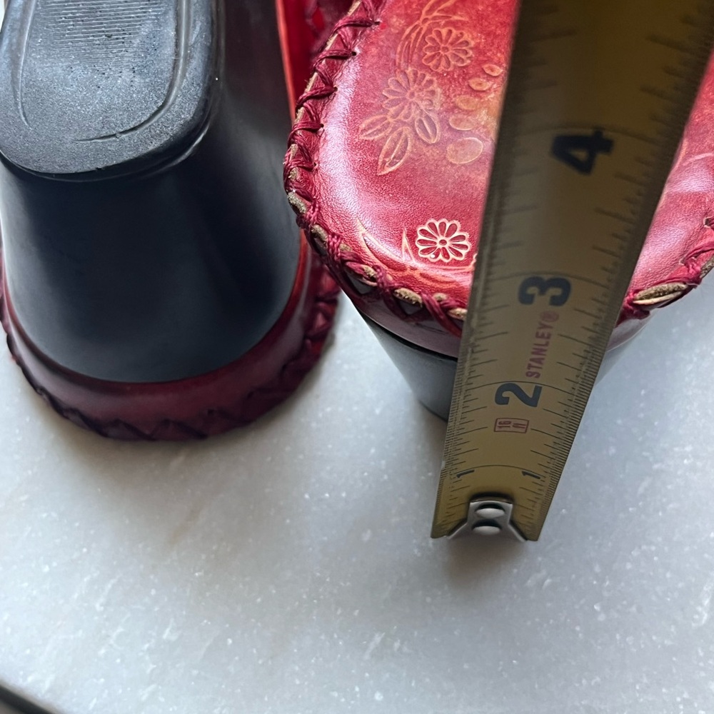 Spring Step Red Sandals Size 8 - Picture 10 of 12